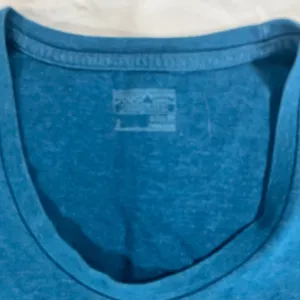 Patagonia Scoop Neck T-Shirt Women's Small Blue Logo on Back thumbnail 3