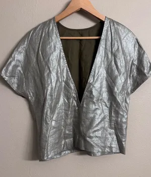 AERON Metallic Silver Short Sleeve Top Size undefined thumbnail 1
