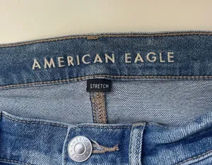 Light Wash Ripped Highest Rise 90’s Boyfriend Jeans thumbnail 10