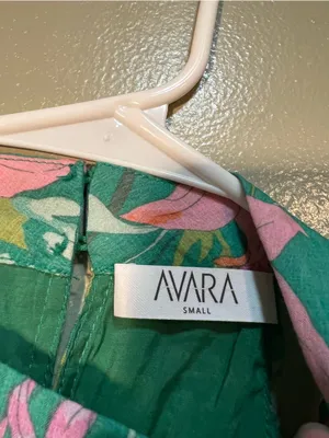 Avara Women's Size Small Sleeveless High Neck Blouse Green Floral Tie Neck Flowy thumbnail 9