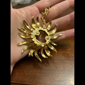 Very large chunky jewelry gold tone fashion jewlery necklace thumbnail 3