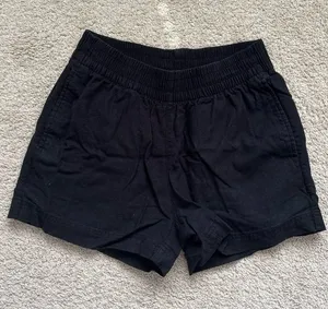 Old Navy Black High-Waist Elastic Shorts thumbnail 1