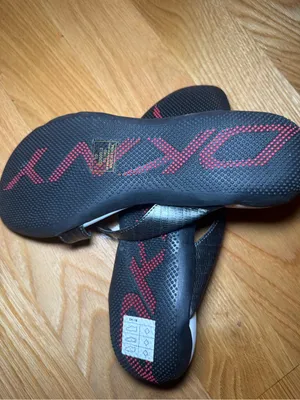 DKNY Women’s Size 10 Black White Red Graphic Thong Sandals Y2K thumbnail 2
