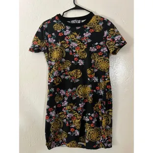 Versace Jeans Couture Sunflower Baroque Floral T-Shirt Dress -‎ Tailored Mini thumbnail 4