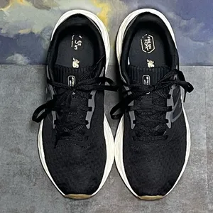 New Balance Fresh Foam Arishi V4 Women's Black Running Shoes Size 8.5B thumbnail 15
