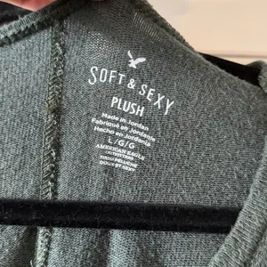American Eagle Outfitters Long Sleeve Tee thumbnail 3