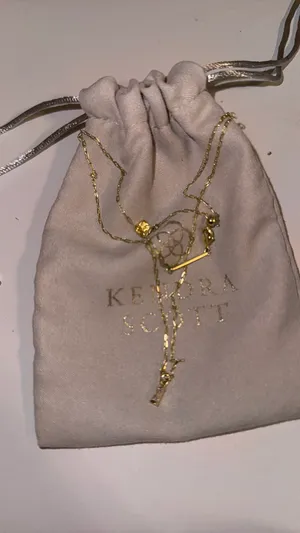 Gold Kendra Scott Necklace Pendant thumbnail 3
