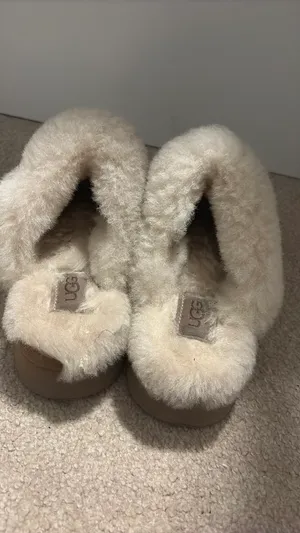 Platform UGG Slippers size 7 thumbnail 6