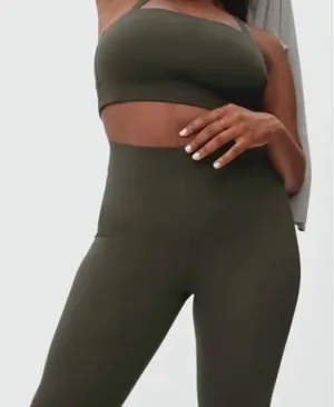 NEW Everlane Perform Sculpt‎ Leggings in Dark Forest Green thumbnail 1