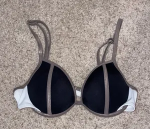 victoria’s secret 32B bikini top thumbnail 1