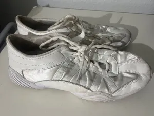 Nfinity Women’s Evolution Cheer Shoes Size 9 White thumbnail 1