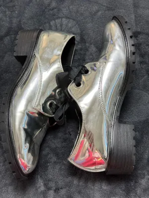 Aldo Silver metallic platform shoes with black ribbon laces. Size: US 7.5 #glamour #platformshoes #rave thumbnail 6