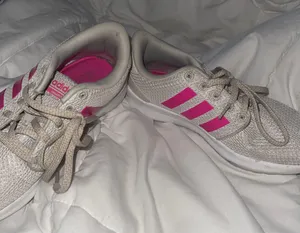 Pink And Tan Cloudfoam sneakers thumbnail 3