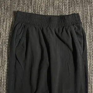Alo yoga sweatpant joggers thumbnail 3