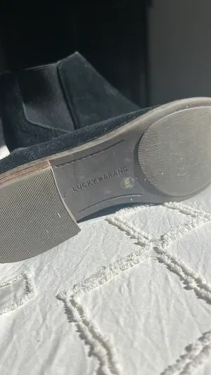 Lucky Brand Chelsea Boots thumbnail 4