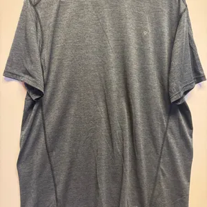 Old Navy Women’s‎ Gray T-Shirt thumbnail 1