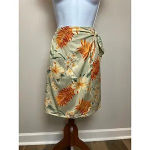 Sag Harbor Sage Green Floral Silk‑Cotton Wrap Skort Size 10 High‑Waist thumbnail 2