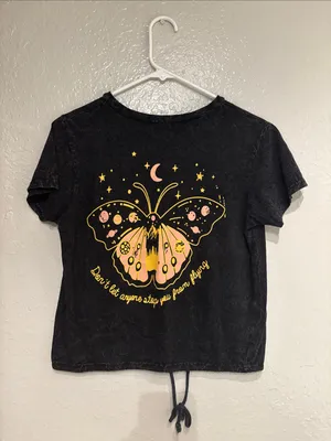 On Fire Black Washed Crewneck Tee Preppy Sz M T-shirt thumbnail 4