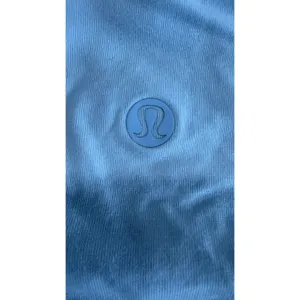 Lululemon Womens Light Blue V-Neck Short Sleeve Cropped flaw cut Tee Shirt thumbnail 5