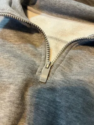 ALO Yoga Vixen Fleece 1/4 Zip Sweatshirt Athletic Heather Grey thumbnail 4