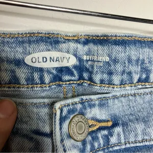 Old navy boyfriend mid rise Jeans distressed destroyed acid Wash size 12‎ thumbnail 3