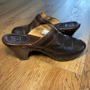 Frye Audra Heel Leather Clogs Mule Slide On 3.5" High-Heel Stud Brown Womens 8 M thumbnail 9