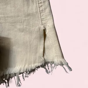 Women’s Indigo Rein Hi Rise Cream Shorts NWT Cream 1/24 Frayed Hem thumbnail 4