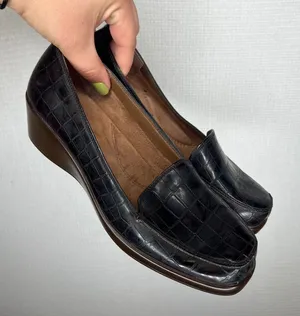 Aerosoles Dark Brown Croc Embossed Wedge Loafers Square Toe Shoes Womens 8.5 thumbnail 1