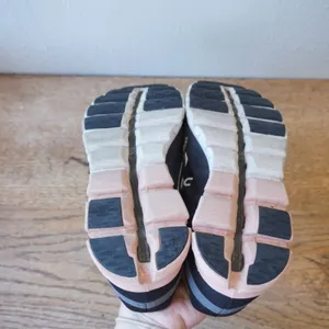 On Cloud Running Shoes Women's Size 9 Grey Pink Fair Cloudflow Low Top Sneakers thumbnail 9