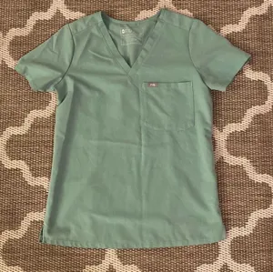 Figs scrubs top women’s size extra small thumbnail 1