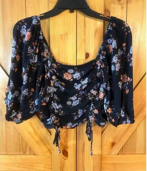 Live To Be Spoiled Peasant Crop Top Blouse Smocked Back Size Medium (5638) thumbnail 1