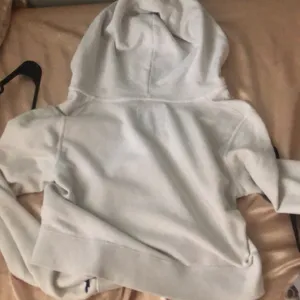 White hollishter jacket thumbnail 4