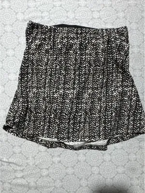 Banana Republic Black and White Patterned Halter Crop Top thumbnail 5