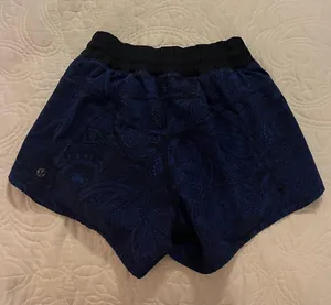 Lululemon Tracker Shorts 4” thumbnail 5