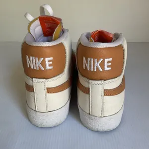 Nike SB Blazer Mid ’77 Vintage White Tan Leather Sneakers Women’s Size 4 /EUR 36 thumbnail 6
