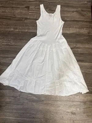 Classic White Sleeveless Midi Dress with Embroidered Skirt thumbnail 2