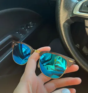 Sunglasses thumbnail 2