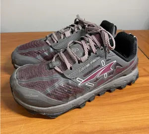 Altra Lone Peak 4 Low RSM Womens 7 Gray Burgundy Trail Running Shoes thumbnail 1