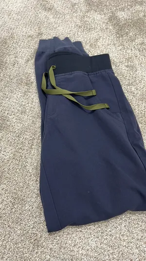 FIGS Scrub Pants Jogger thumbnail 3
