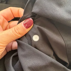 Lululemon Pleated Tapered Crop Pants Womens 12 Black High Rise Side Zip W5CTYS thumbnail 6