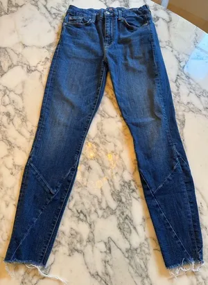 EUC 7 For All Mankind High Waist Ankle Skinny Jean Raw Hem Unique Leg Women’s 29 thumbnail 1