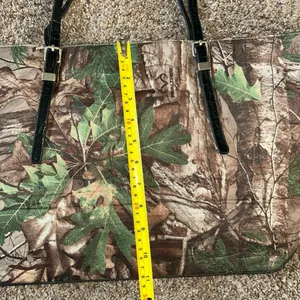 Realtree® Camo Print Purse, Camouflage Large Women’s Tote Handbag thumbnail 5