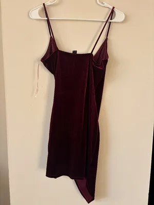 Windsor Burgundy Velvet Dress - Size Medium thumbnail 2
