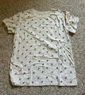 Zoe & Liv Bee Print Tee Shirt thumbnail 1