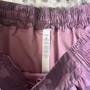 Lululemon Hotty Hot Short II *Long 4" thumbnail 3