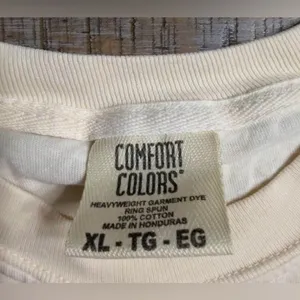 Comfort Colors Cream Tee with Festive Bow Tree Design thumbnail 2