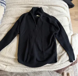 Black Aerie Quarter-Zip OFFLINE thumbnail 1