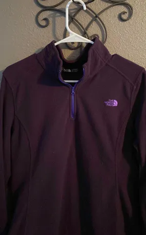 Women’s North Face 1/4 zip fleece pullover thumbnail 2
