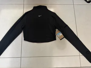 Black Dri-Fit Nike Crop Top Medium  thumbnail 1