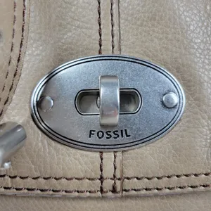 Fossil Maddox Leather Saddle Bag Taupe Tan Shoulder Turn Lock Flap Crossbody Y2K thumbnail 3